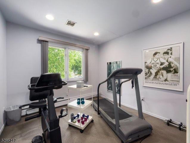 5 Bourbon St, Wayne Twp., NJ 07470