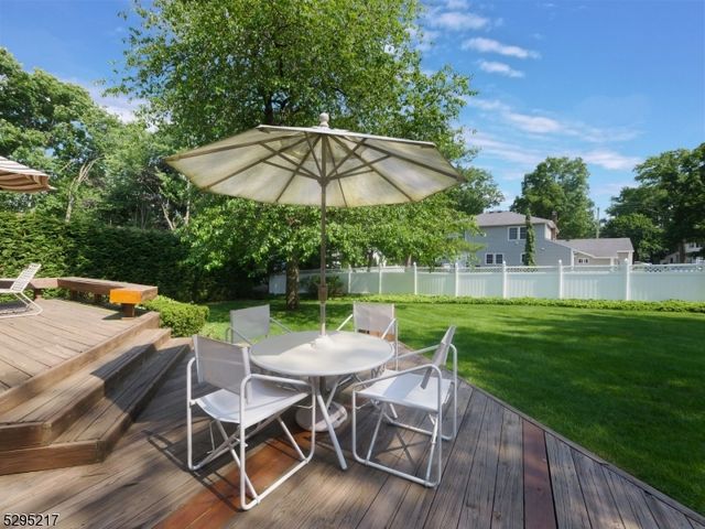 5 Bourbon St, Wayne Twp., NJ 07470