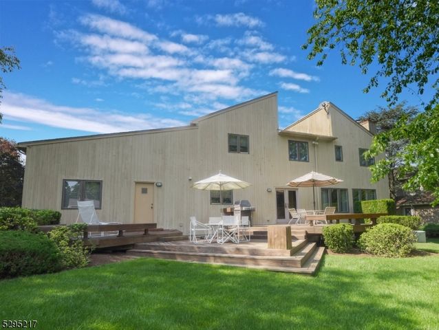 5 Bourbon St, Wayne Twp., NJ 07470