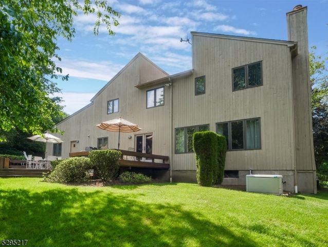 5 Bourbon St, Wayne Twp., NJ 07470