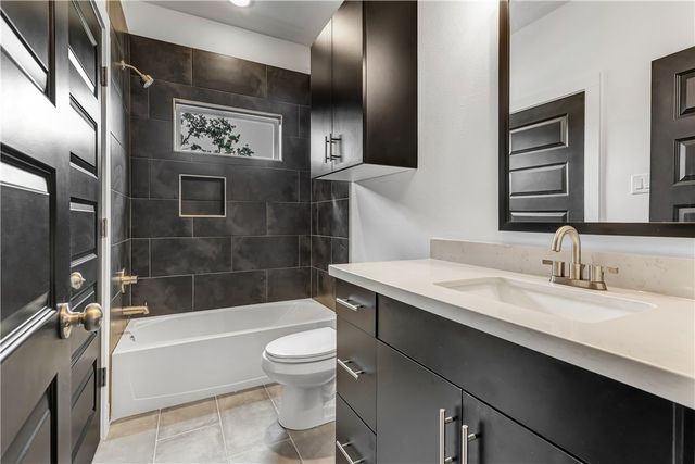 211 Lynn Drive 101, Bryan, TX 77801