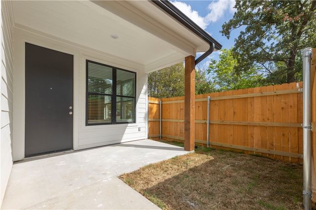 211 Lynn Drive 101, Bryan, TX 77801