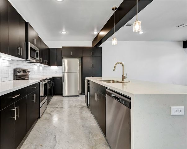 211 Lynn Drive 101, Bryan, TX 77801