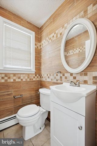 914 AVENUE D, Langhorne, PA 19047