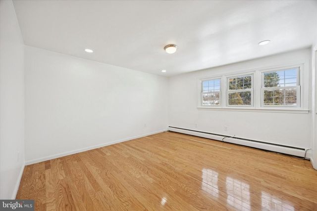 914 AVENUE D, Langhorne, PA 19047