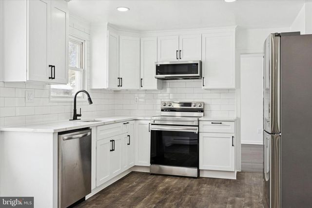 914 AVENUE D, Langhorne, PA 19047