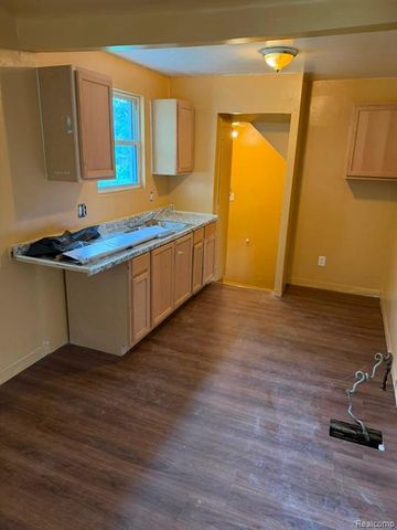 7323 Mettetal Street, Detroit, MI 48228