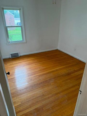 7323 Mettetal Street, Detroit, MI 48228