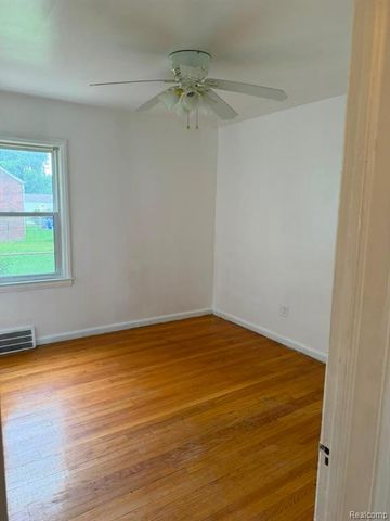 7323 Mettetal Street, Detroit, MI 48228