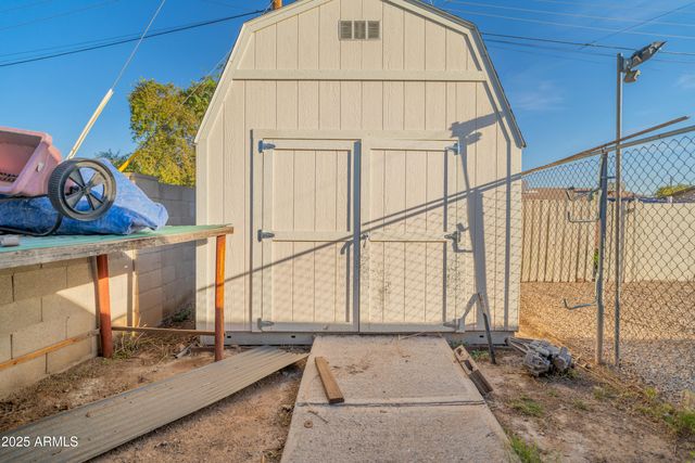 5827 W ROSEWOOD Lane, Phoenix, AZ 85031