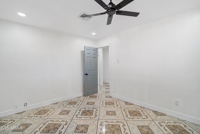 5827 W ROSEWOOD Lane, Phoenix, AZ 85031