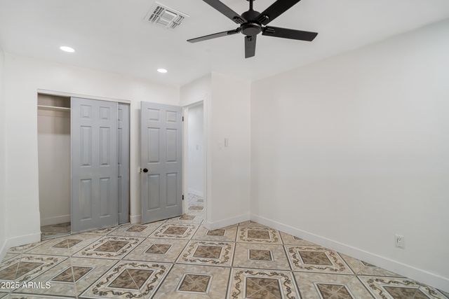 5827 W ROSEWOOD Lane, Phoenix, AZ 85031