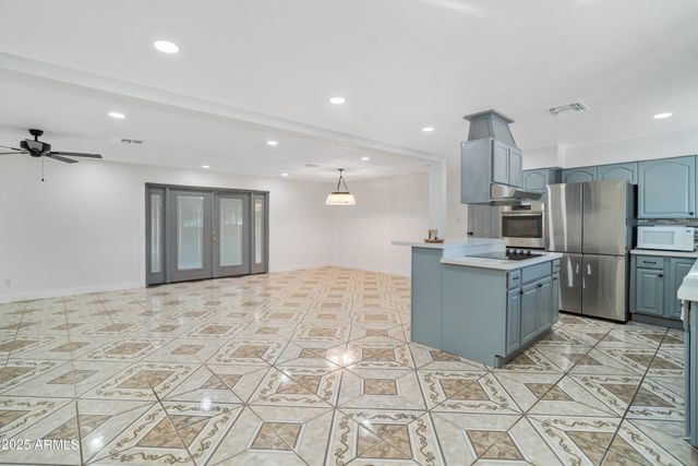 5827 W ROSEWOOD Lane, Phoenix, AZ 85031