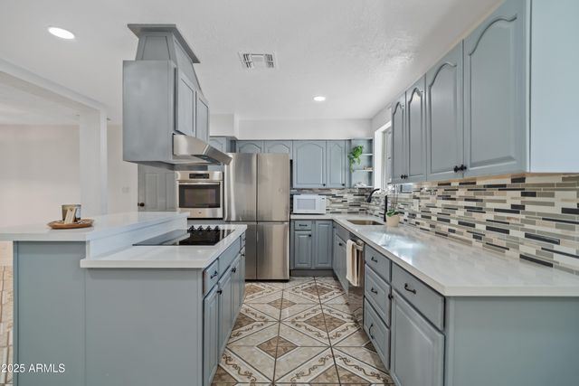 5827 W ROSEWOOD Lane, Phoenix, AZ 85031