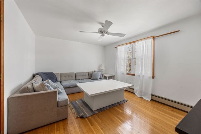 24 Montgomery Ct, Falmouth, MA 02540