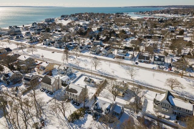 24 Montgomery Ct, Falmouth, MA 02540