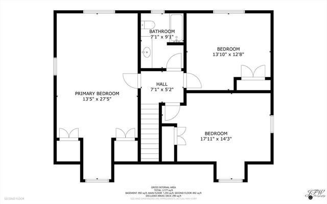 24 Montgomery Ct, Falmouth, MA 02540