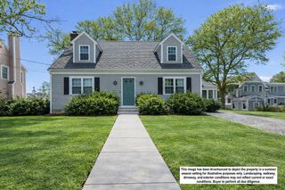 24 Montgomery Ct, Falmouth, MA 02540