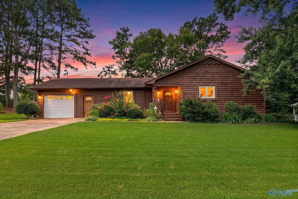 2510 Green Mountain Road SE, Huntsville, AL 35803