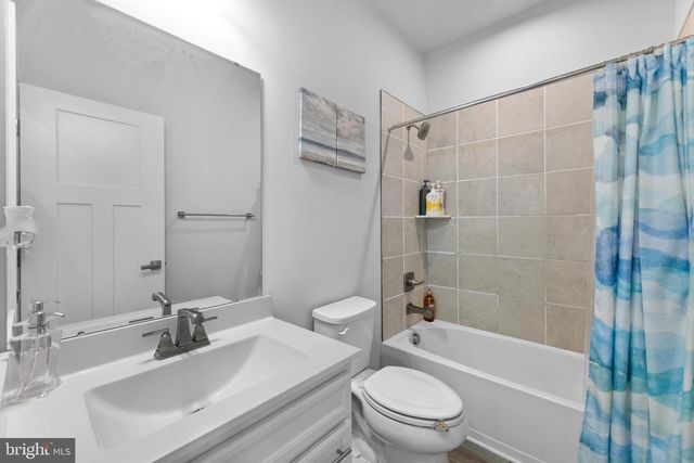 56 DOLCIE LN, Lawrence Township, NJ 08648