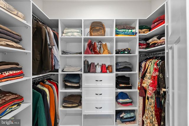 56 DOLCIE LN, Lawrence Township, NJ 08648