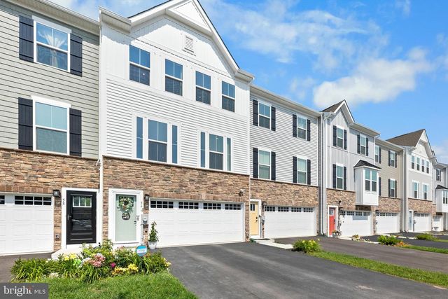 56 DOLCIE LN, Lawrence Township, NJ 08648