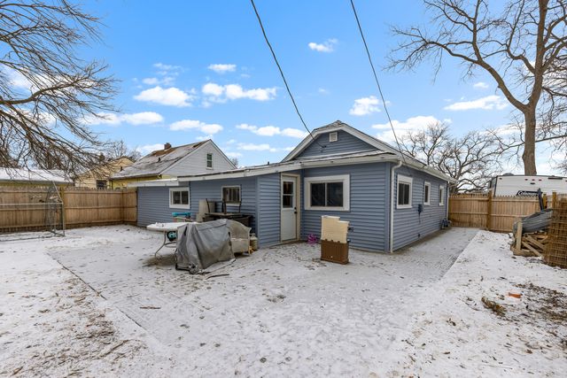 525 S Memorial Avenue, Rockford, IL 61102