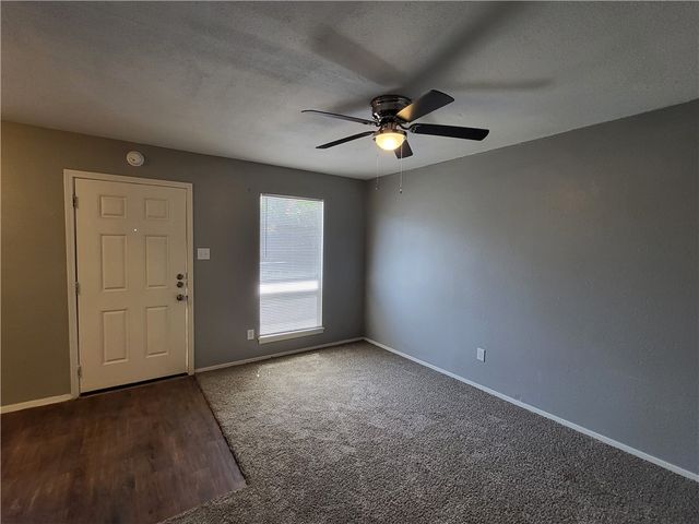 425 Clifford St 7, Corpus Christi, TX 78404