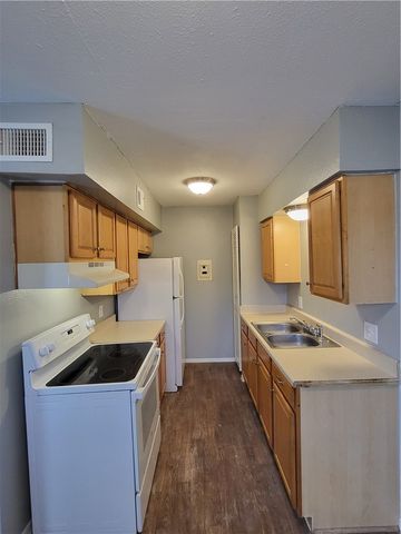 425 Clifford St 7, Corpus Christi, TX 78404