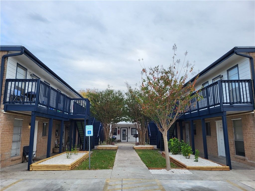 425 Clifford St 7, Corpus Christi, TX 78404