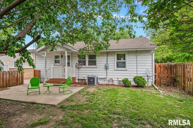 1613 N SCHRADER Avenue, Springfield, IL 62702
