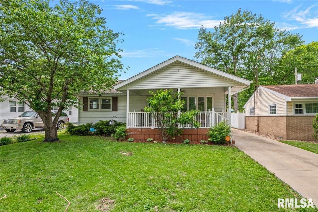 1613 N SCHRADER Avenue, Springfield, IL 62702