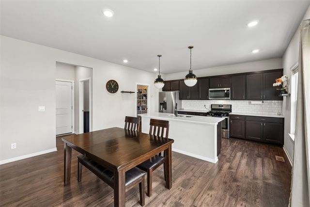 3890 Fieldstone Drive, Waukee, IA 50263