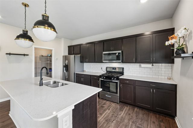 3890 Fieldstone Drive, Waukee, IA 50263