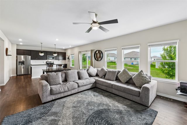 3890 Fieldstone Drive, Waukee, IA 50263