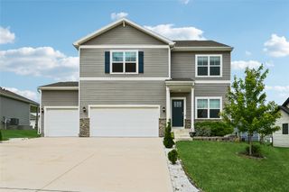 3890 Fieldstone Drive, Waukee, IA 50263
