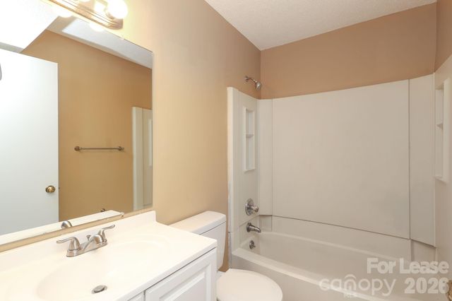 11086 Harrowfield Road, Charlotte, NC 28226