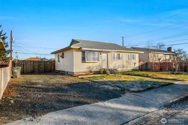 1008 W Bruce Street, Moses Lake, WA 98837