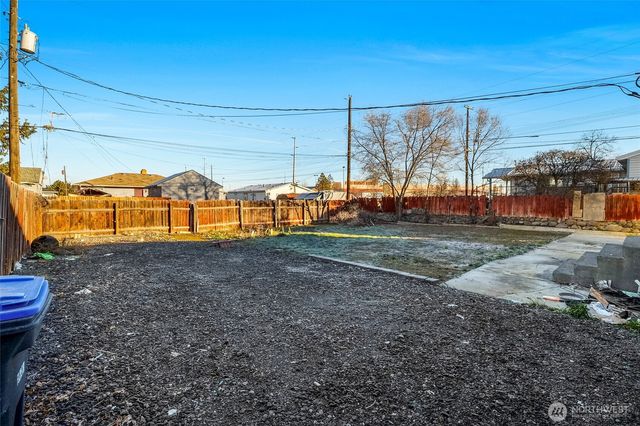 1008 W Bruce Street, Moses Lake, WA 98837