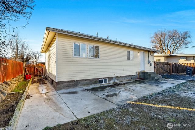 1008 W Bruce Street, Moses Lake, WA 98837