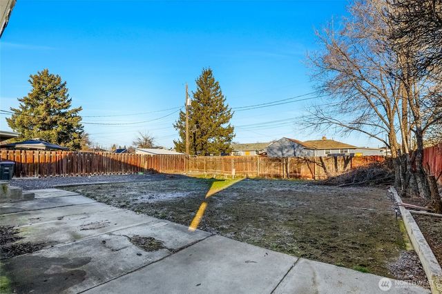 1008 W Bruce Street, Moses Lake, WA 98837