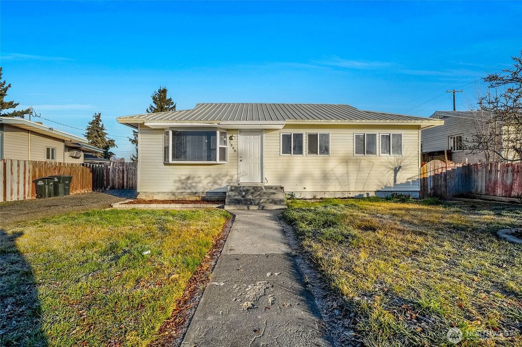 1008 W Bruce Street, Moses Lake, WA 98837