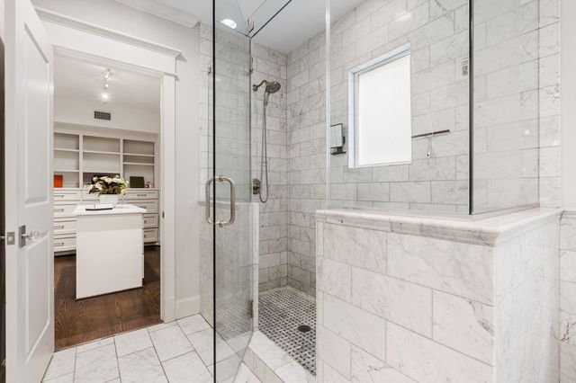 403 Columbia Street, Houston, TX 77007