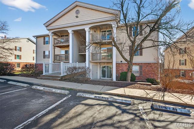 741 Ridgeside Drive B, Ballwin, MO 63021