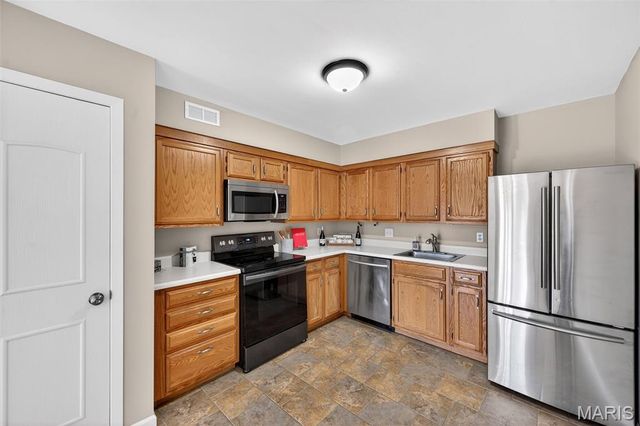 741 Ridgeside Drive B, Ballwin, MO 63021