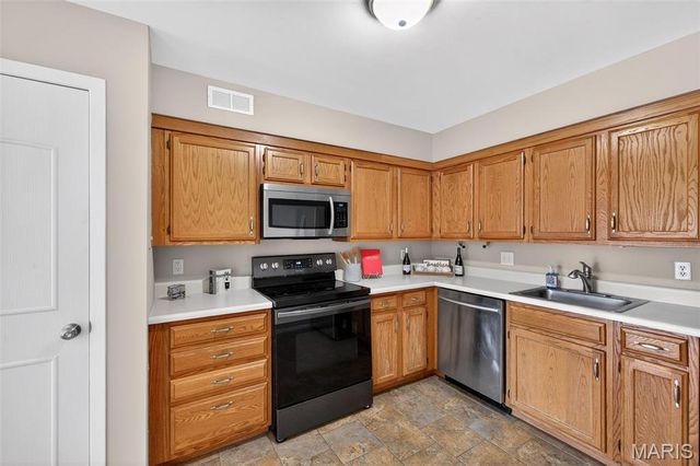 741 Ridgeside Drive B, Ballwin, MO 63021