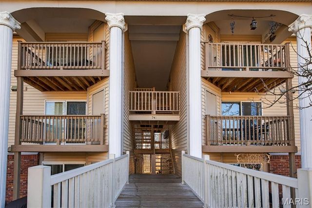 741 Ridgeside Drive B, Ballwin, MO 63021