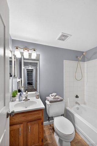 741 Ridgeside Drive B, Ballwin, MO 63021