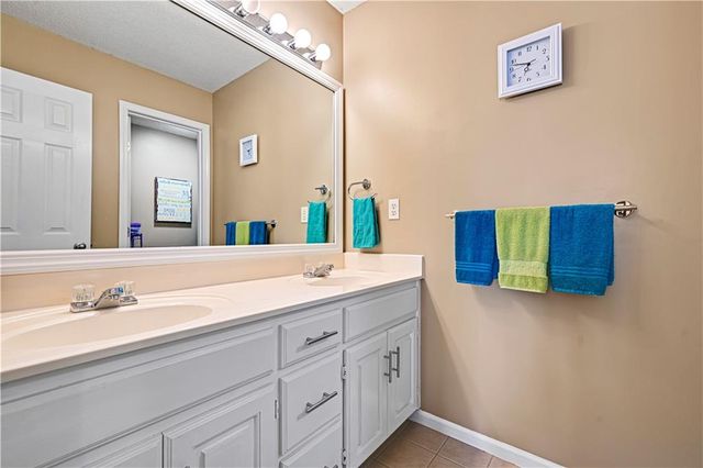 18995 W 116th Street, Olathe, KS 66061