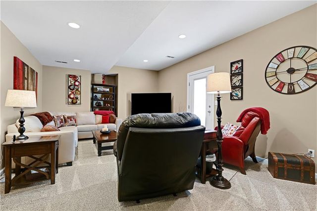 18995 W 116th Street, Olathe, KS 66061